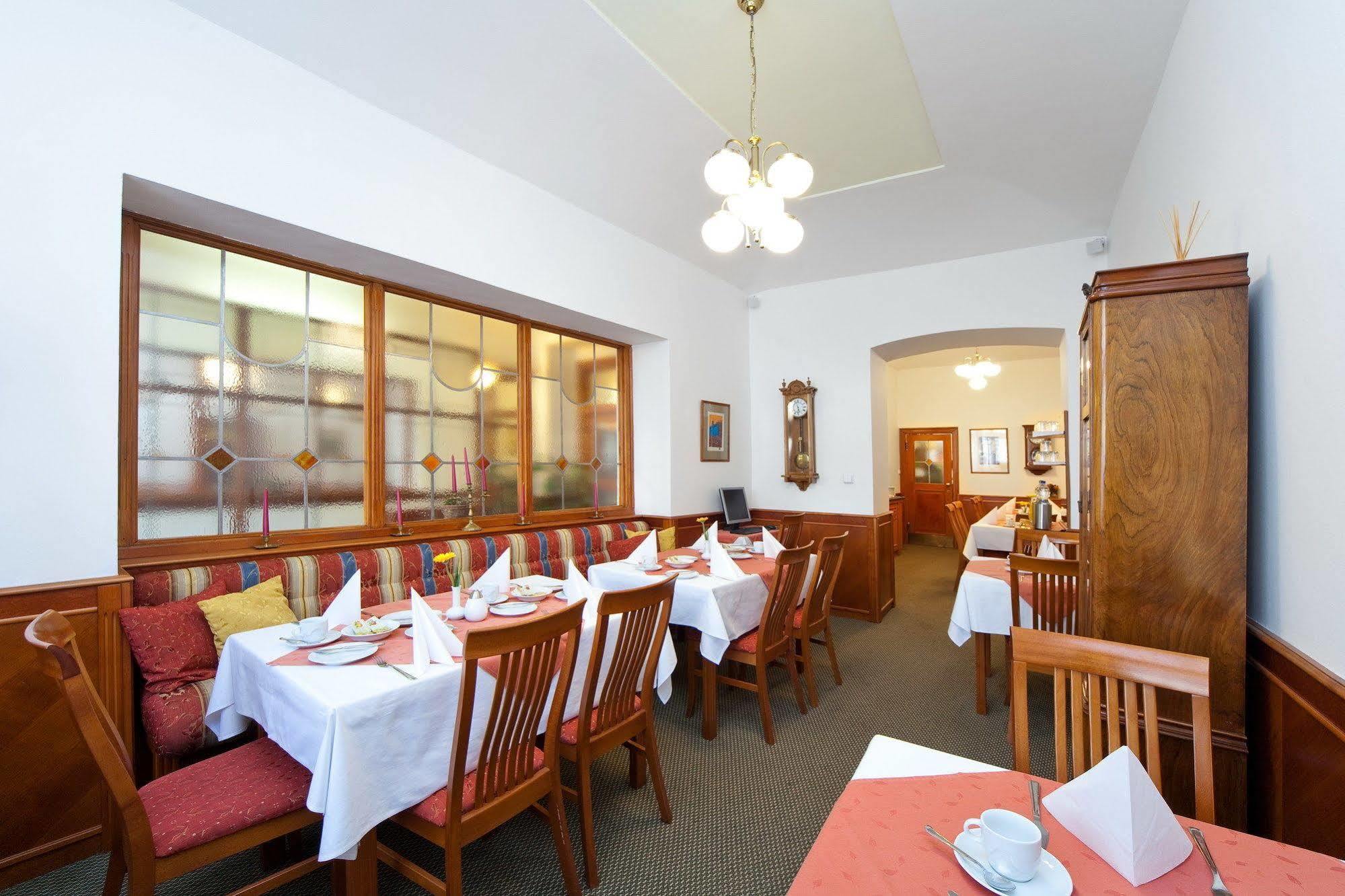 Boutique Hotel 16 Praha Bagian luar foto